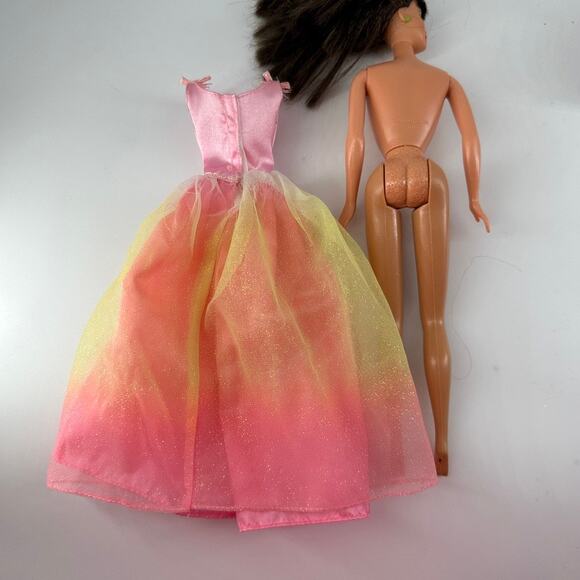 Vintage Barbie in Pink Satin Ombré Gown with Glitter Tulle Skirt Collectible - Picture 11 of 11